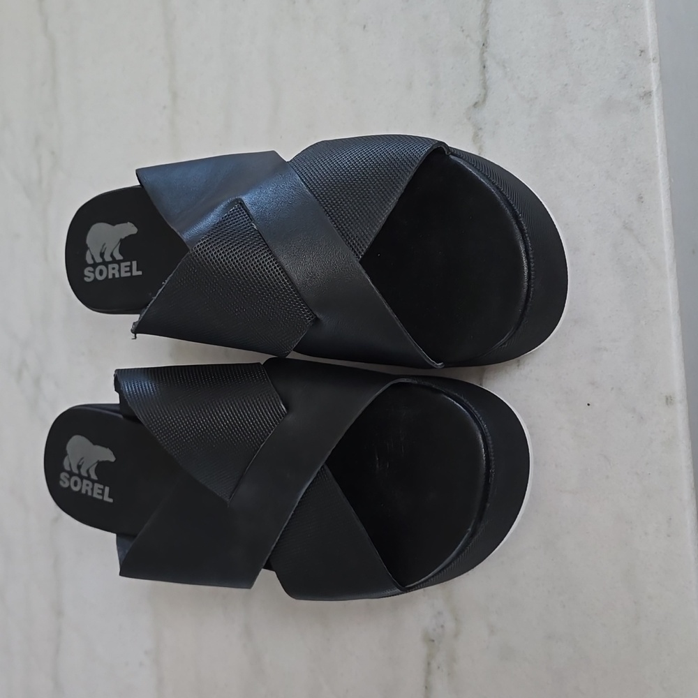 New, Cameron Platform Mule, black. 11